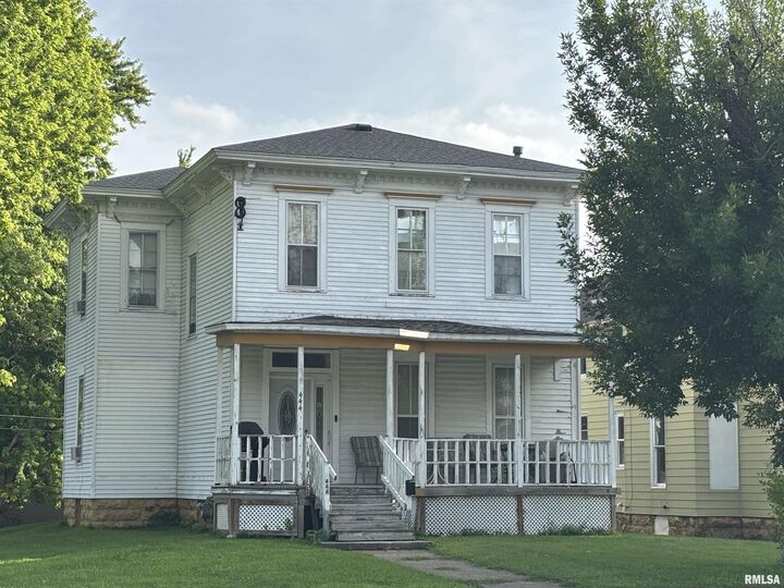 Property Photo: 444 7th Avenue South IA 52732