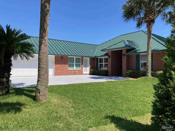 Property Photo: 6735 Tidewater Dr FL 32566