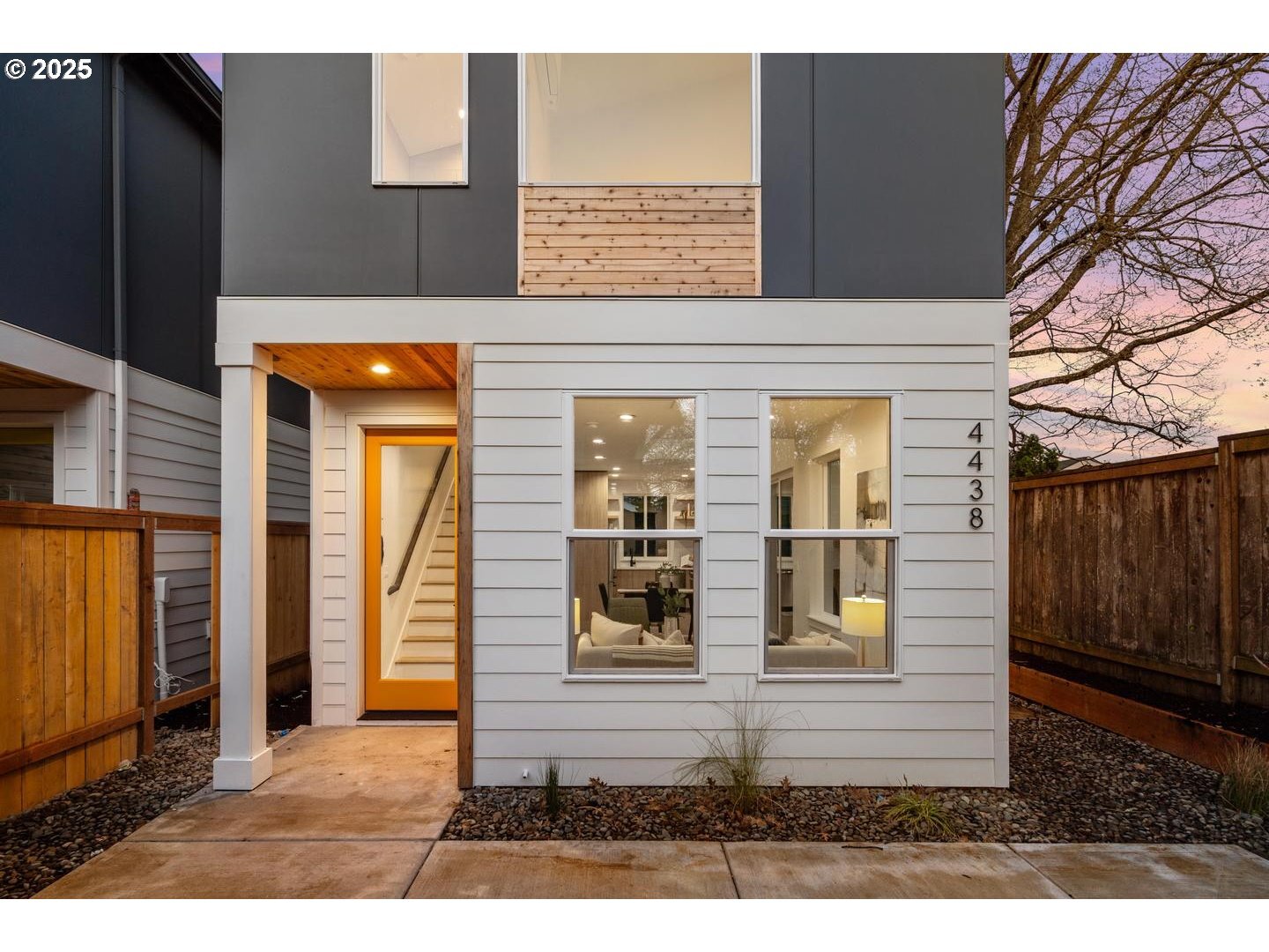 Property Photo:  4438 SE Henry St B  OR 97206 