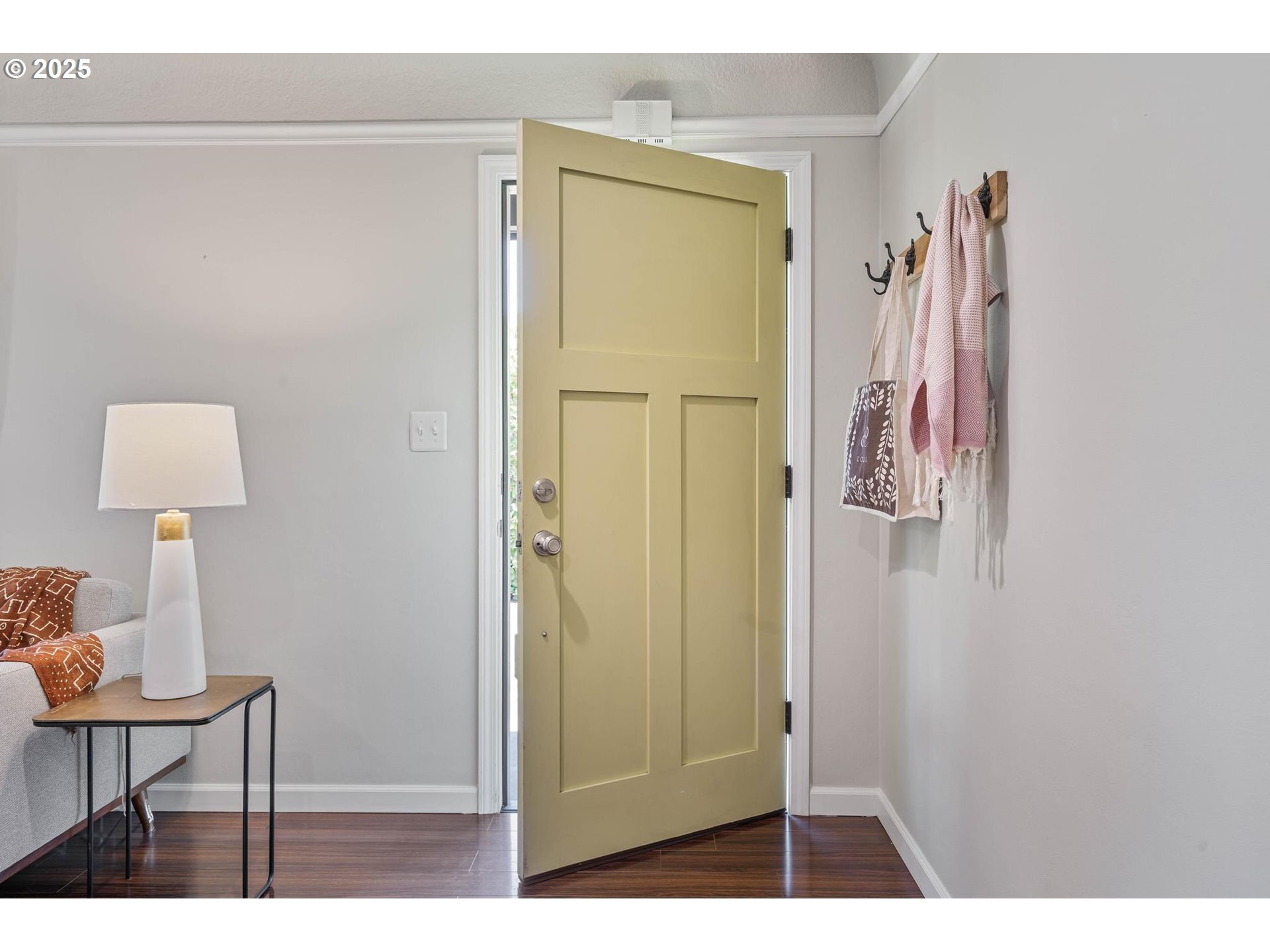 Property Photo:  7585 SW 71st Ave  OR 97223 