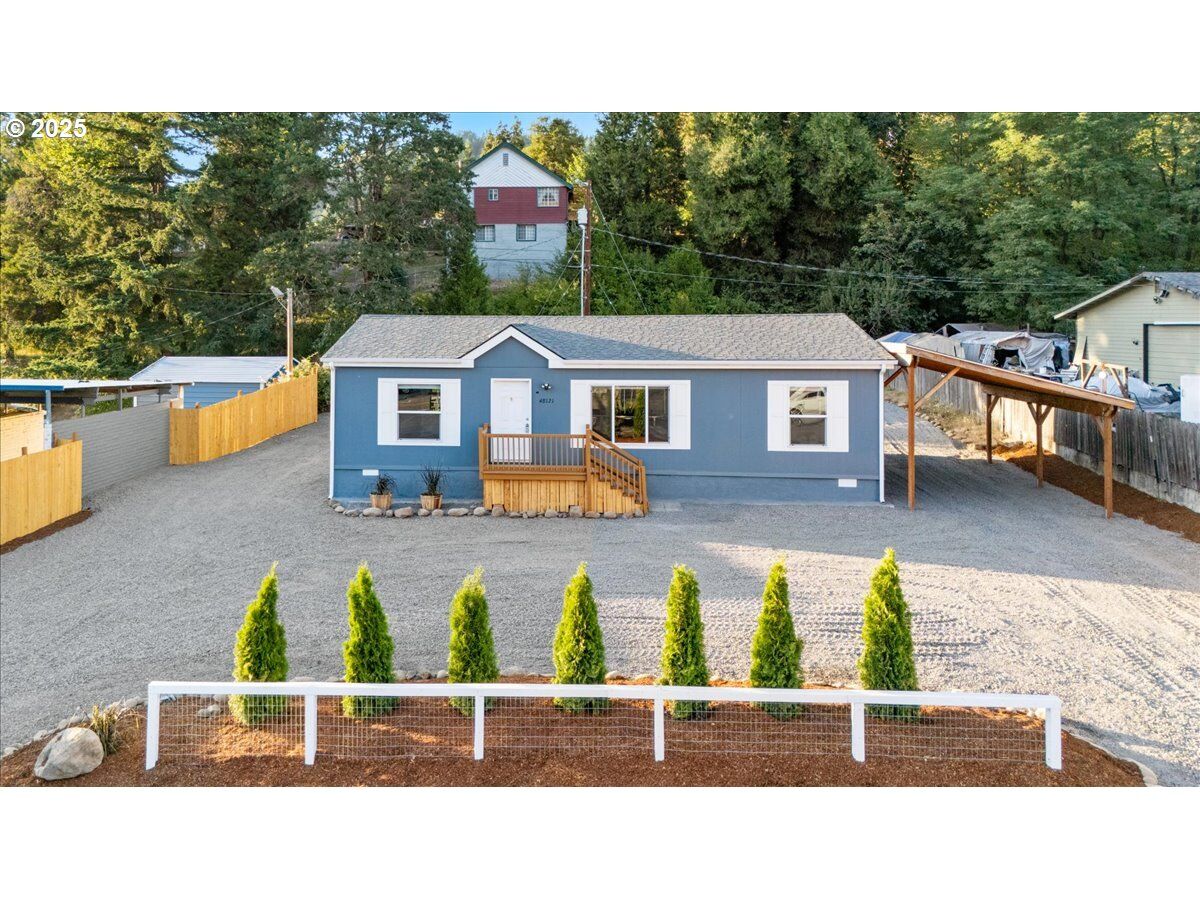 Property Photo: 48121 Willamette Way OR 97463