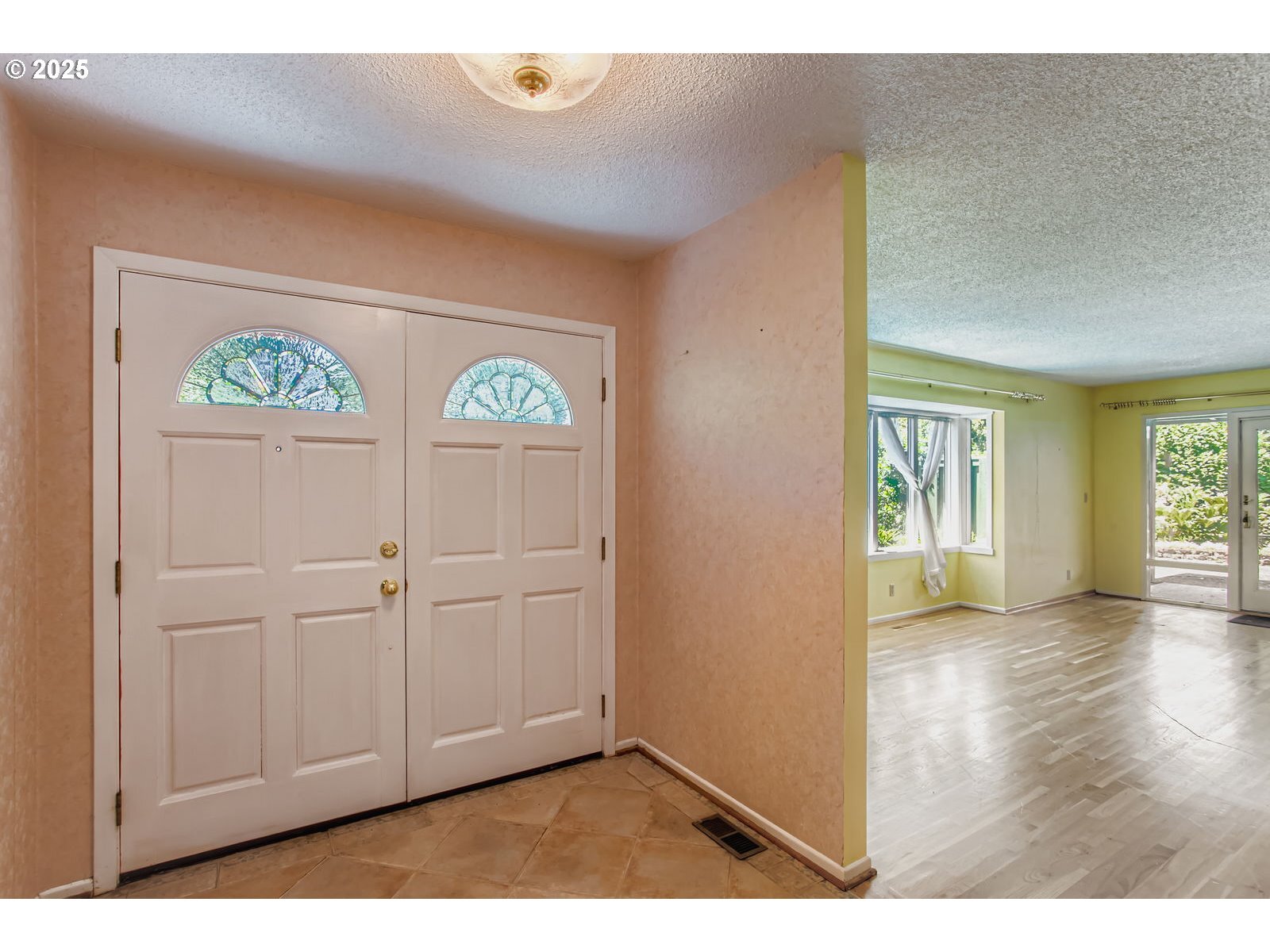 Property Photo:  11245 SW Lynnridge Ave  OR 97225 