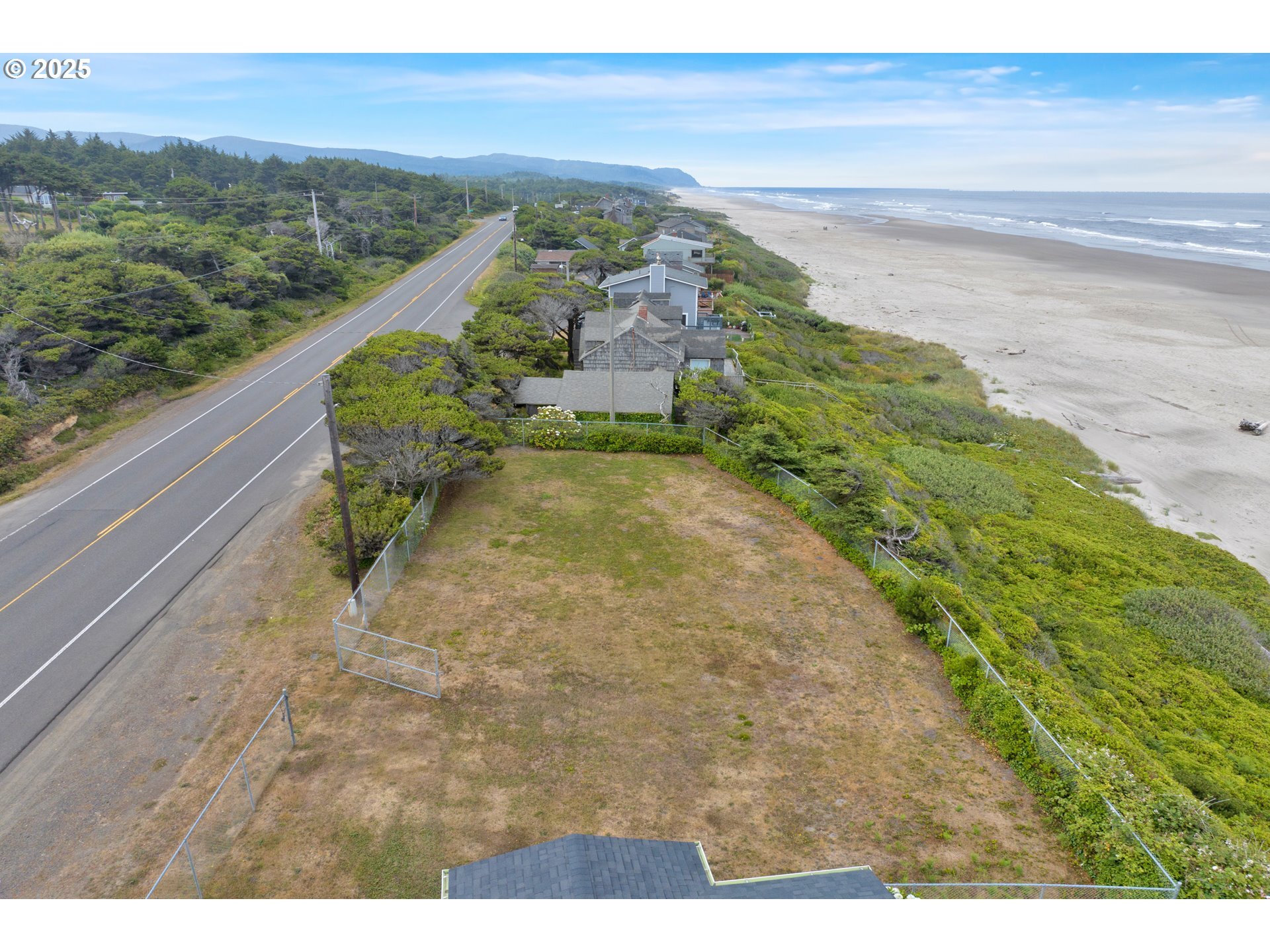 Property Photo: 3692 SW Pacific Coast Hwy OR 97394