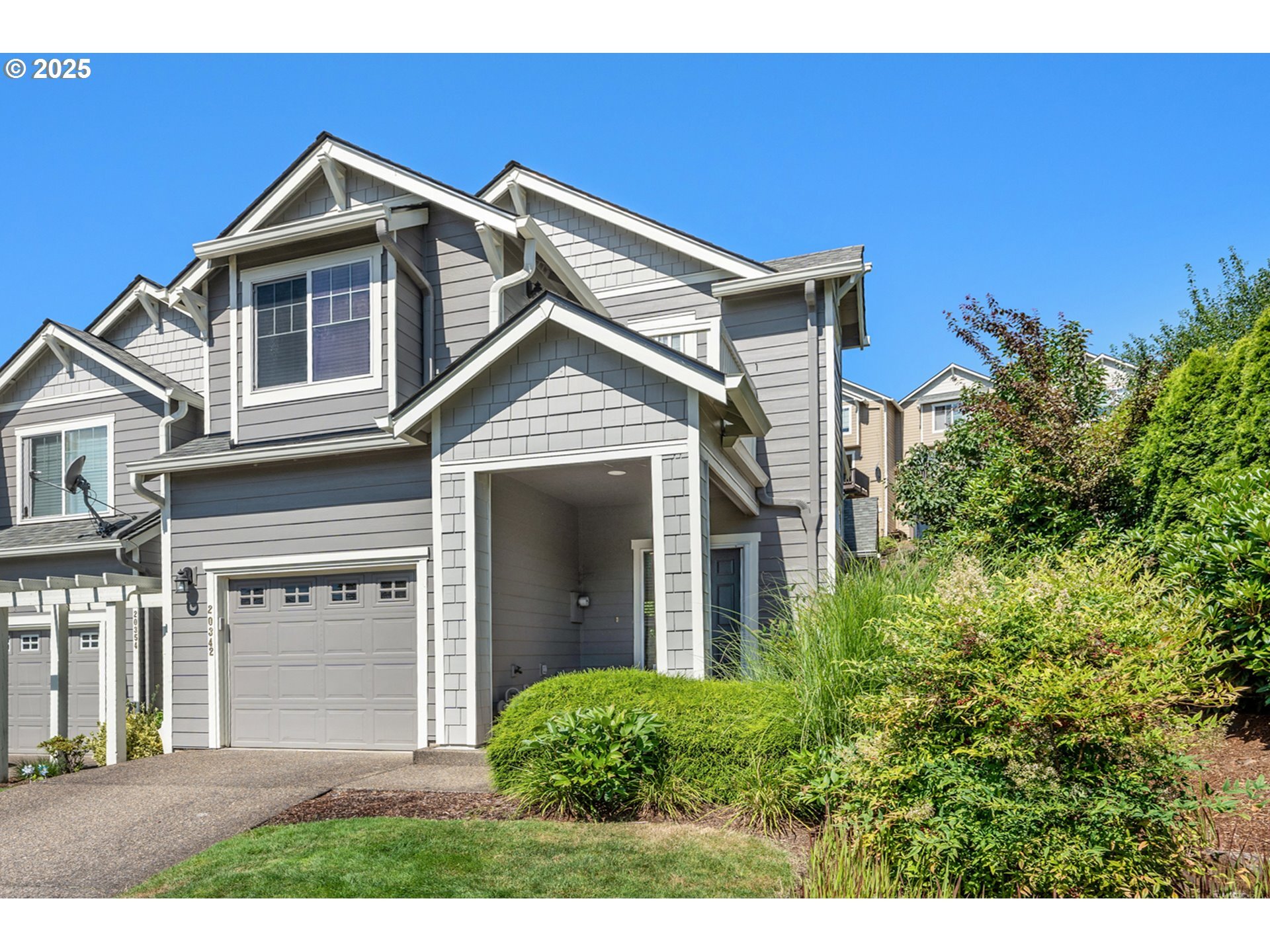 Property Photo:  20342 Hoodview Ave  OR 97068 