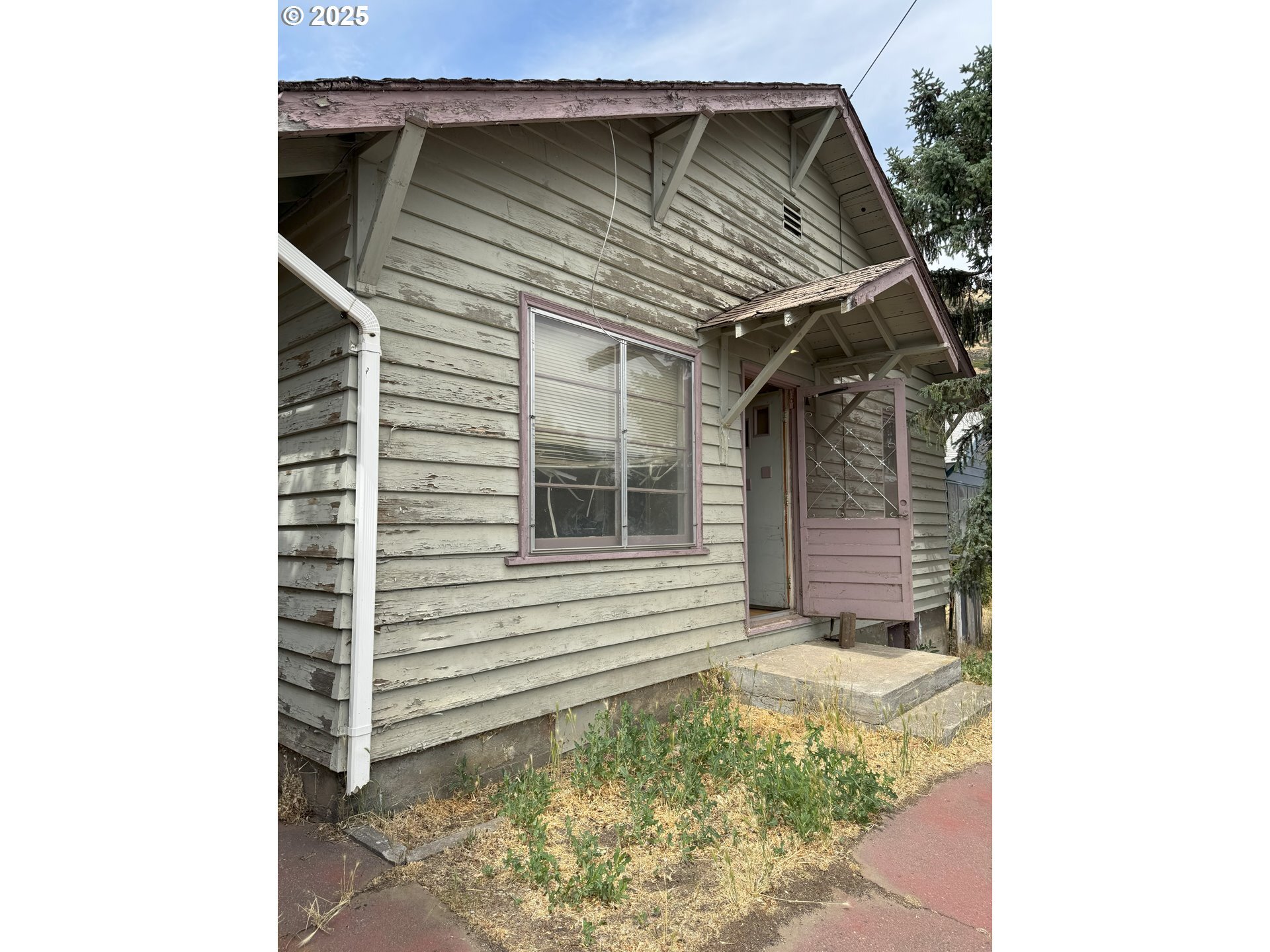 Property Photo:  115 Main St  WA 98673 