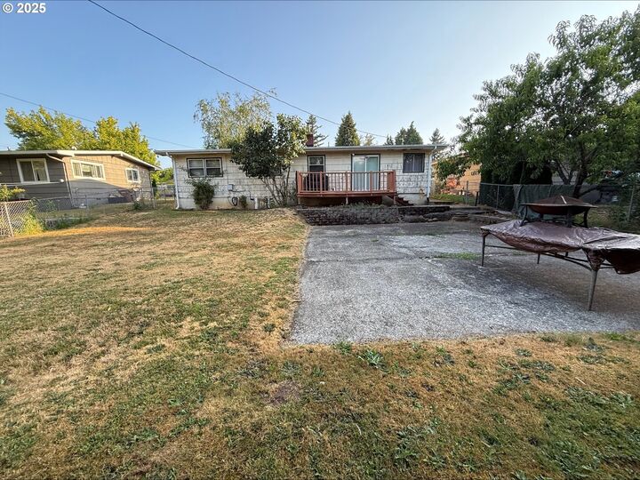 Property Photo:  3220 A St  WA 98671 