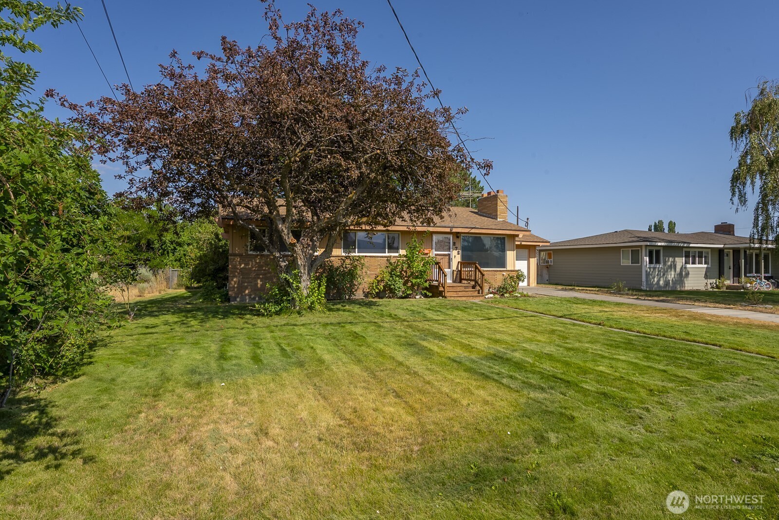 Property Photo: 272 D Street SE WA 98823