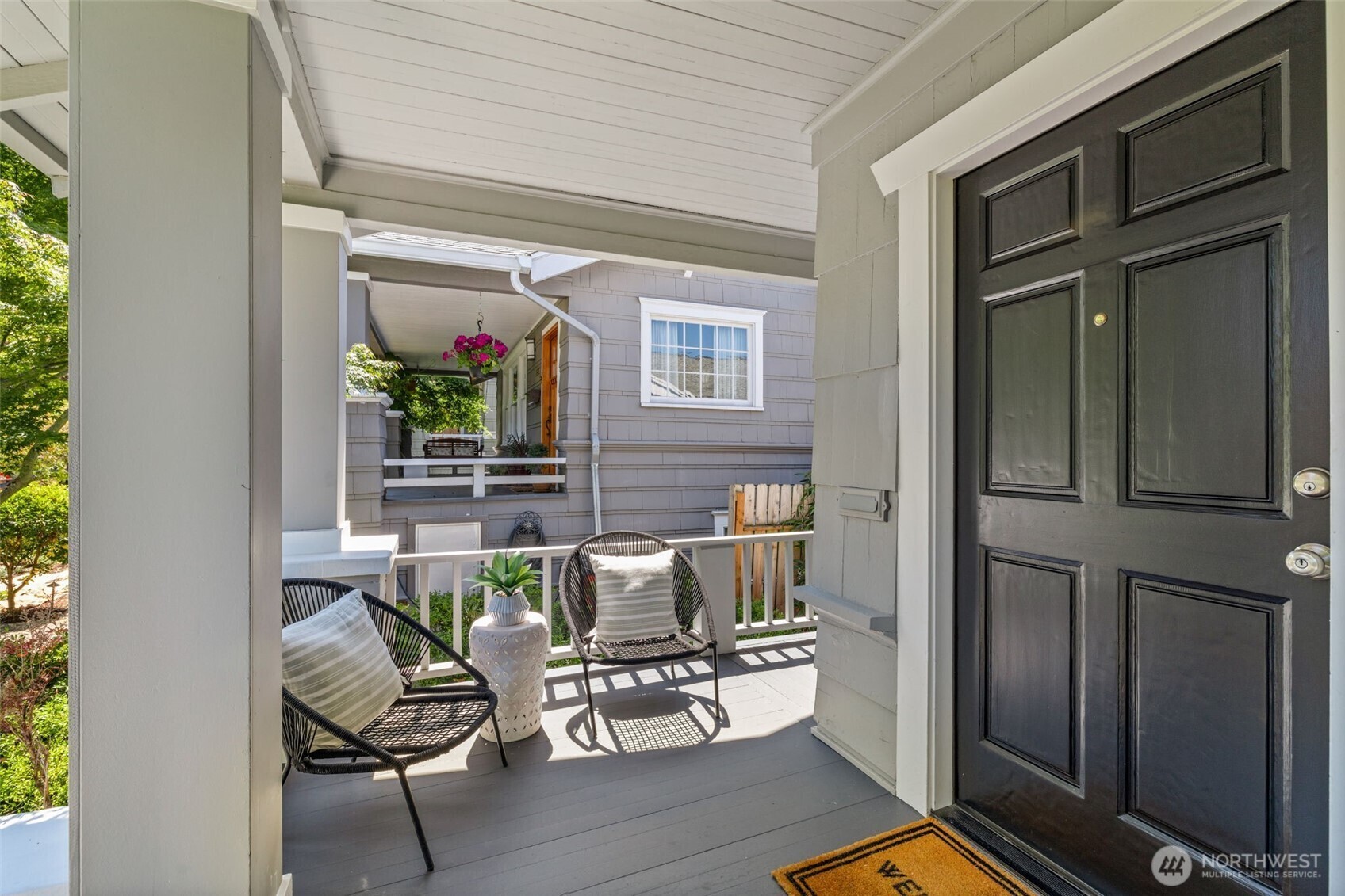 Property Photo: 2531 1st Avenue N WA 98109