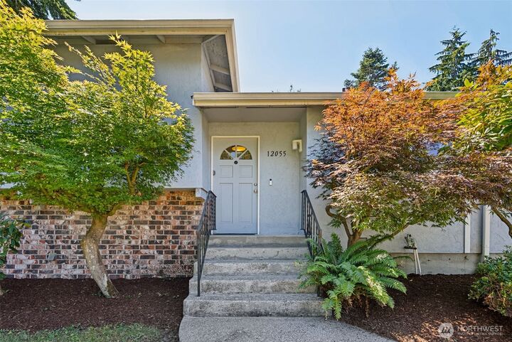Property Photo:  12055  25th Avenue NE  WA 98125 