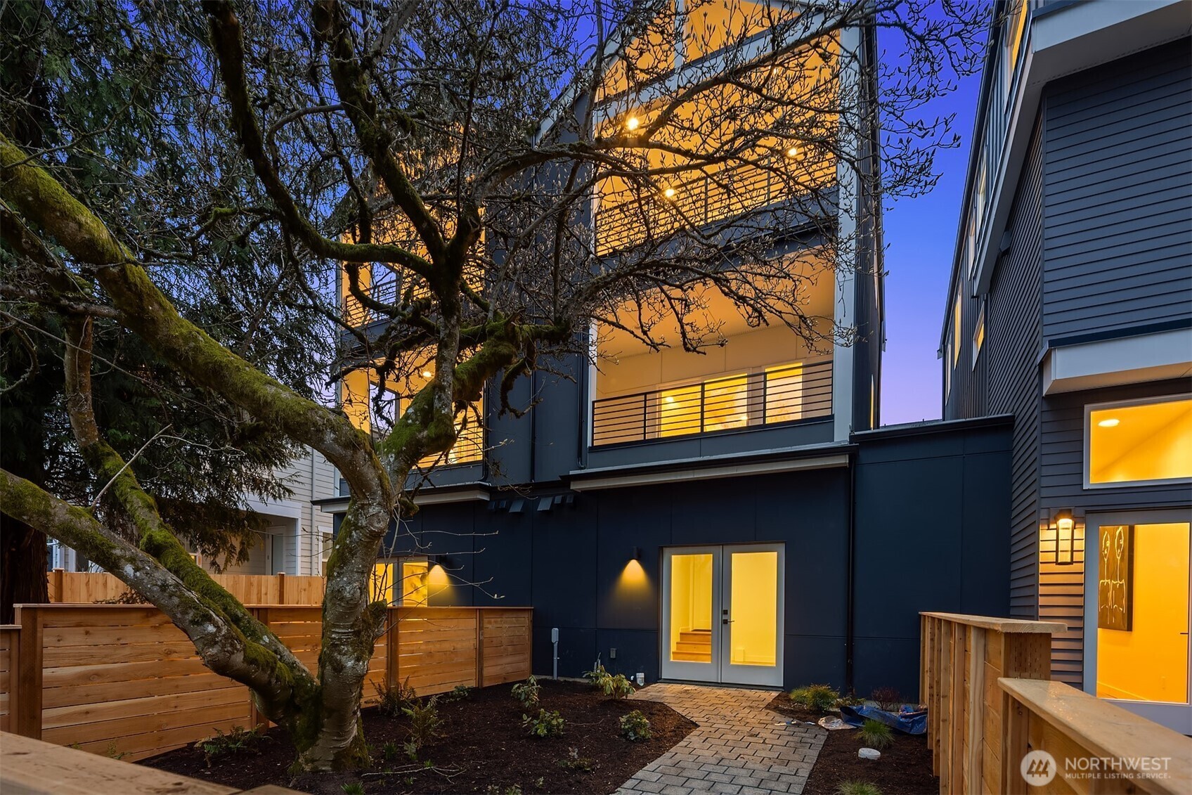 Property Photo: 13548 39th Avenue NE B WA 98125