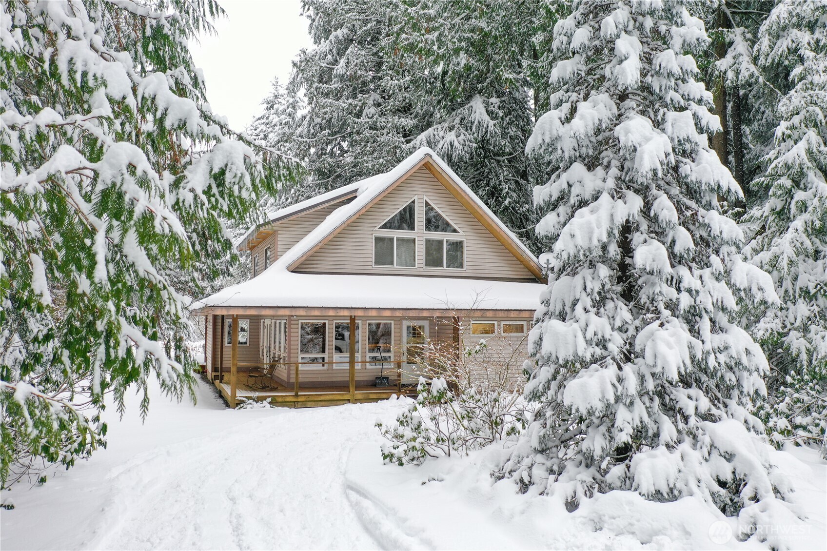 Property Photo: 7019 Rainier Way WA 98244