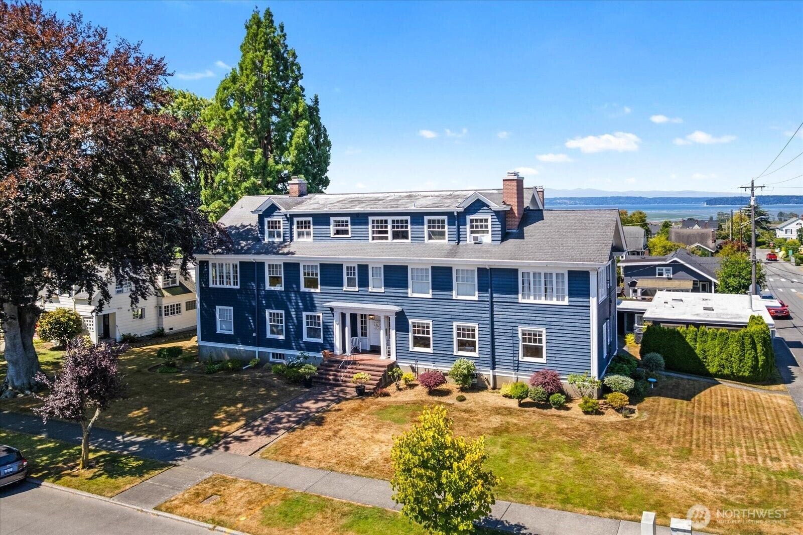 Property Photo: 1010 Hoyt Avenue A-2 WA 98201