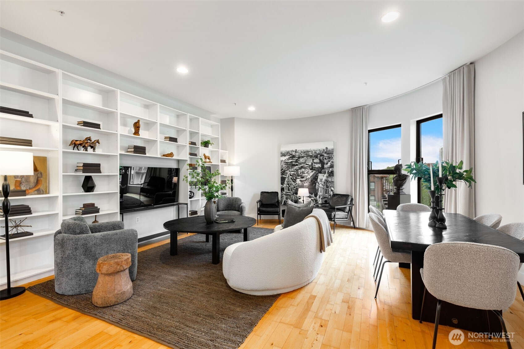 Property Photo: 615 E Pike Street 306 WA 98122