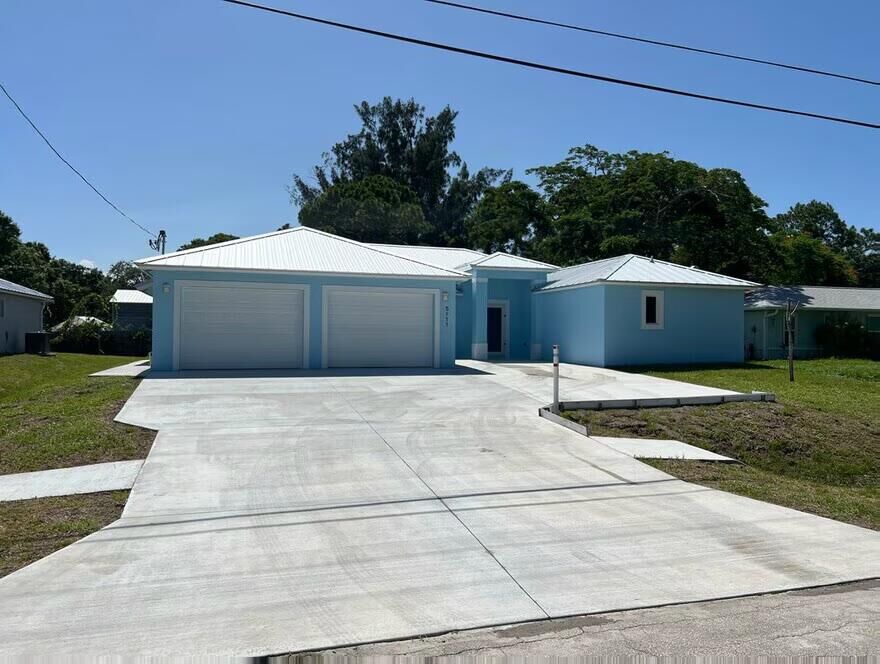 Property Photo: 5911 Seagrape Drive FL 34983