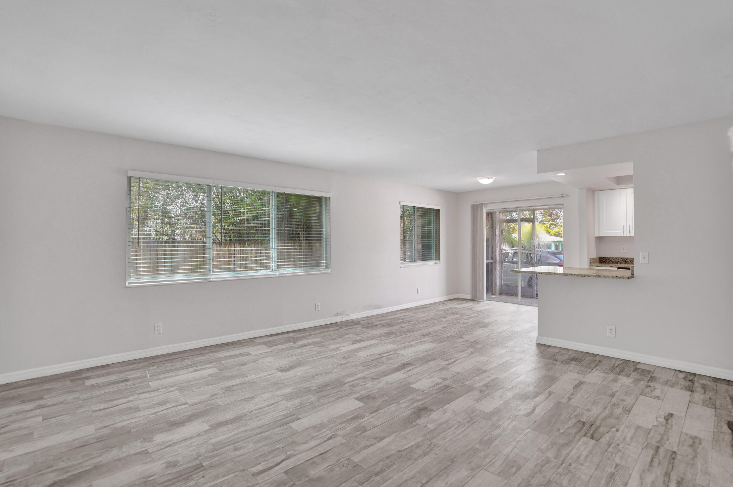 Property Photo: 115 SW 1st Avenue 1 FL 33435