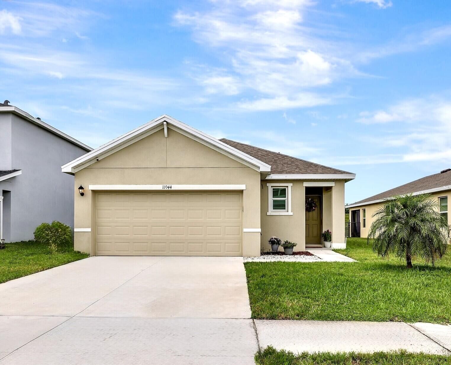 Property Photo:  11044 SW Vasari Way  FL 34987 