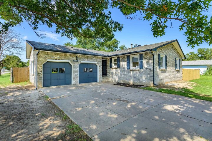 Property Photo: 3026 W Hadden Ave KS 67217-1328