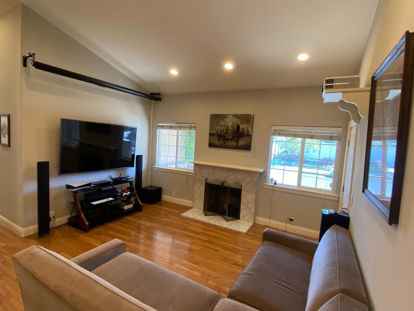 Property Photo:  696 Upton Street  CA 94061 