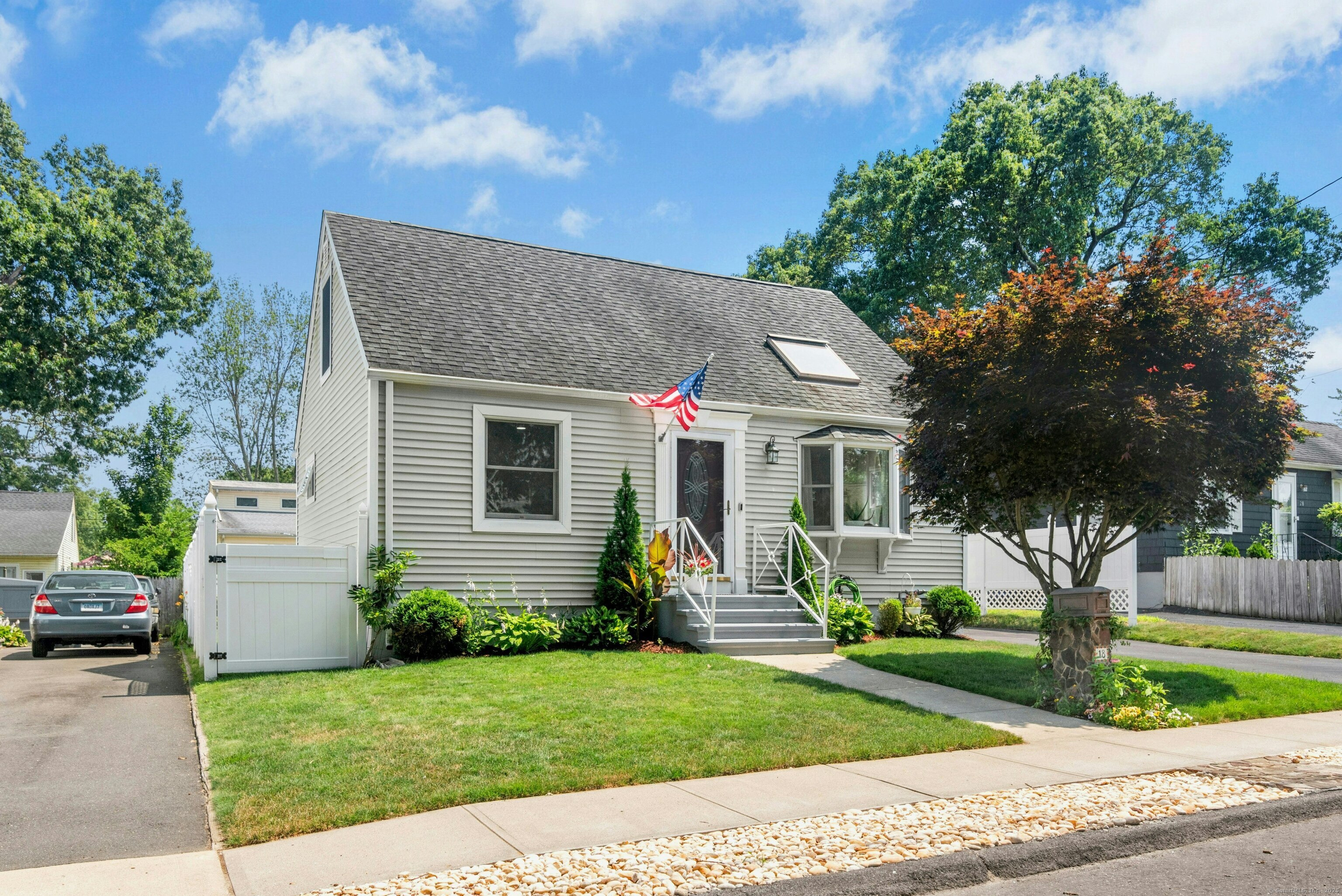 Property Photo:  18 Eastern Parkway  CT 06460 