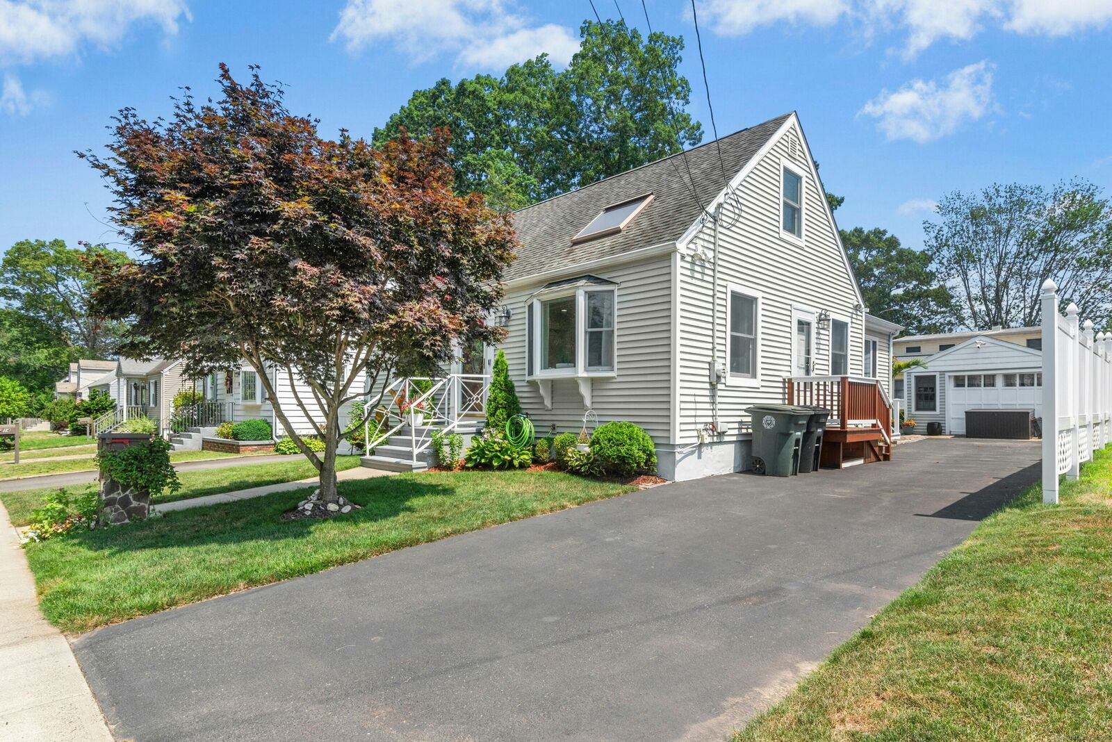 Property Photo:  18 Eastern Parkway  CT 06460 