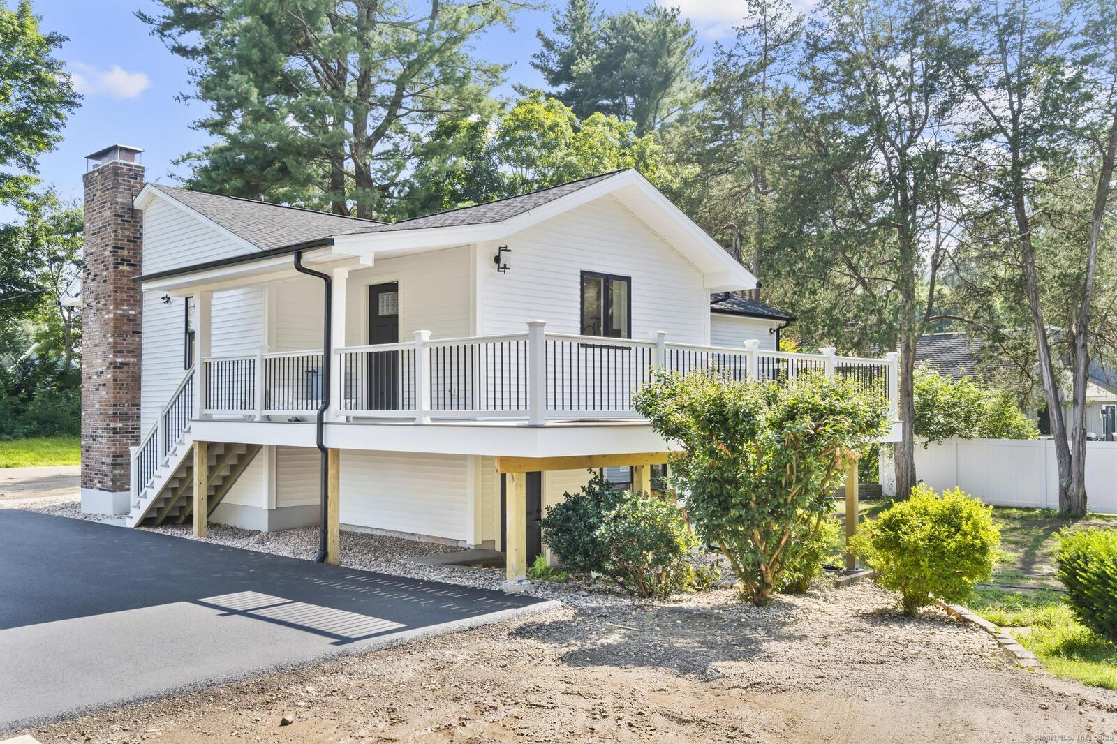 Property Photo:  16 Arbor Road  CT 06001 