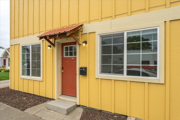 Property Photo:  2002 E Boone Ave  WA 99202 