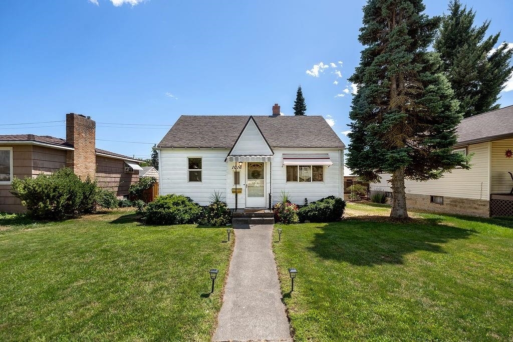Property Photo:  1016 E Nebraska Ave  WA 99208 