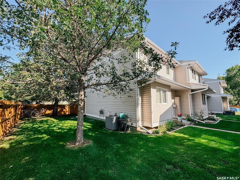 Property Photo: 330 Haight Crescent 4 SK S7H 4V9