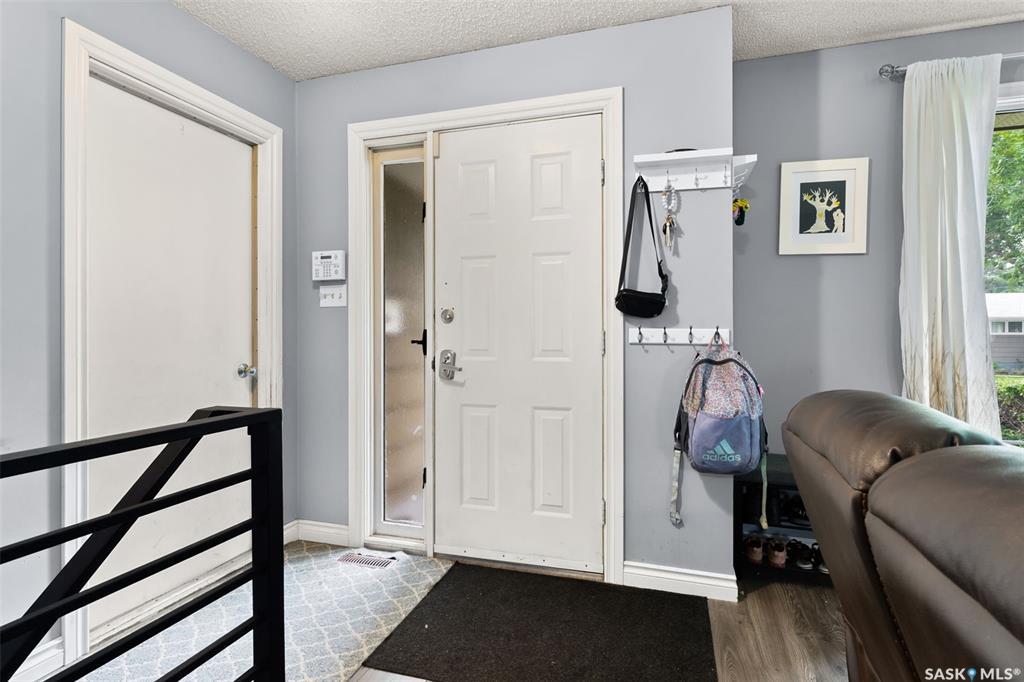Property Photo:  90 Kowalchuk Crescent  SK S4R 6W8 