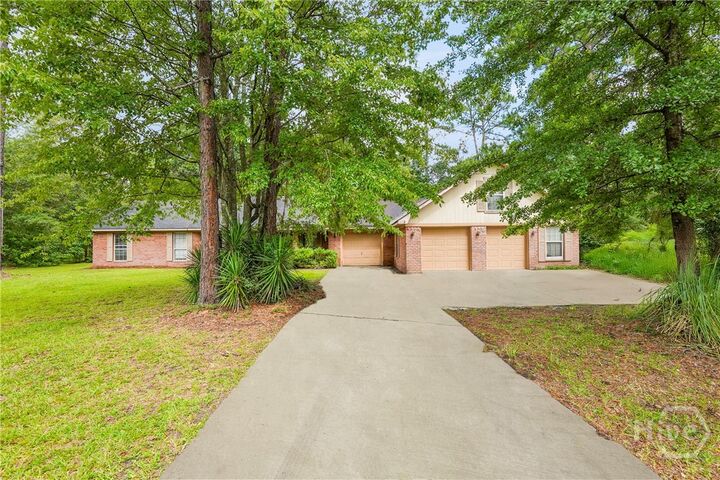 Property Photo: 27 S Huntington Court GA 31324