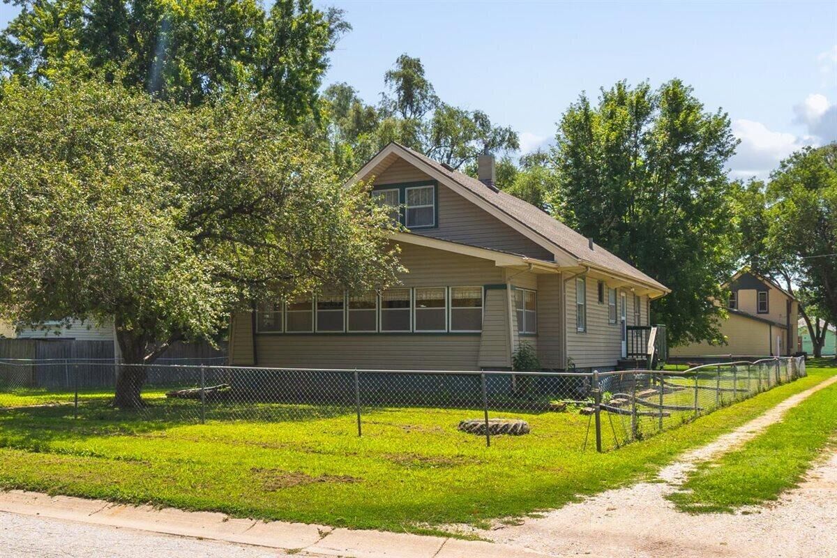 Property Photo: 815 18th Avenue IA 51501