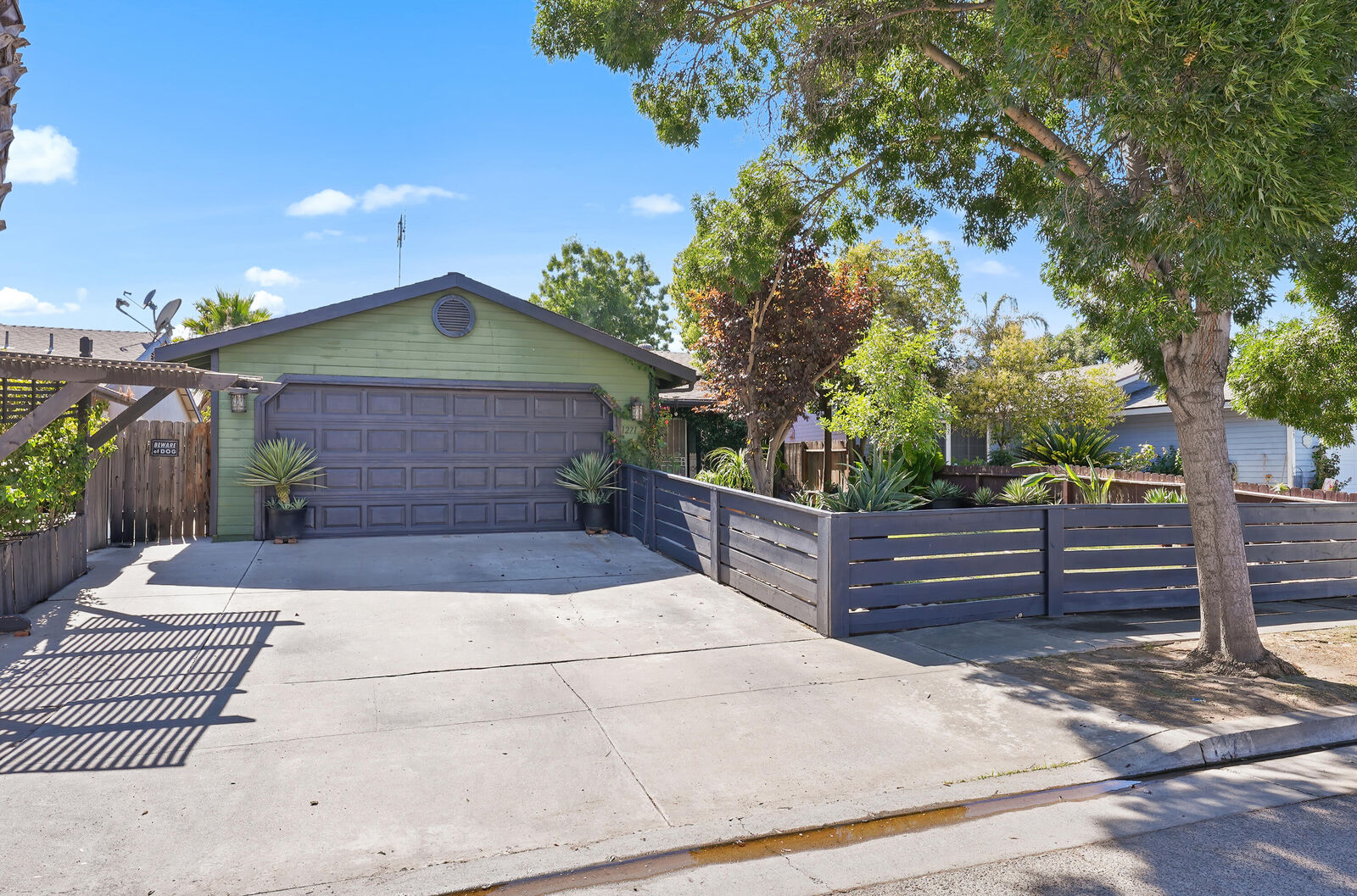 Property Photo: 1271 Deer Creek Street CA 93274