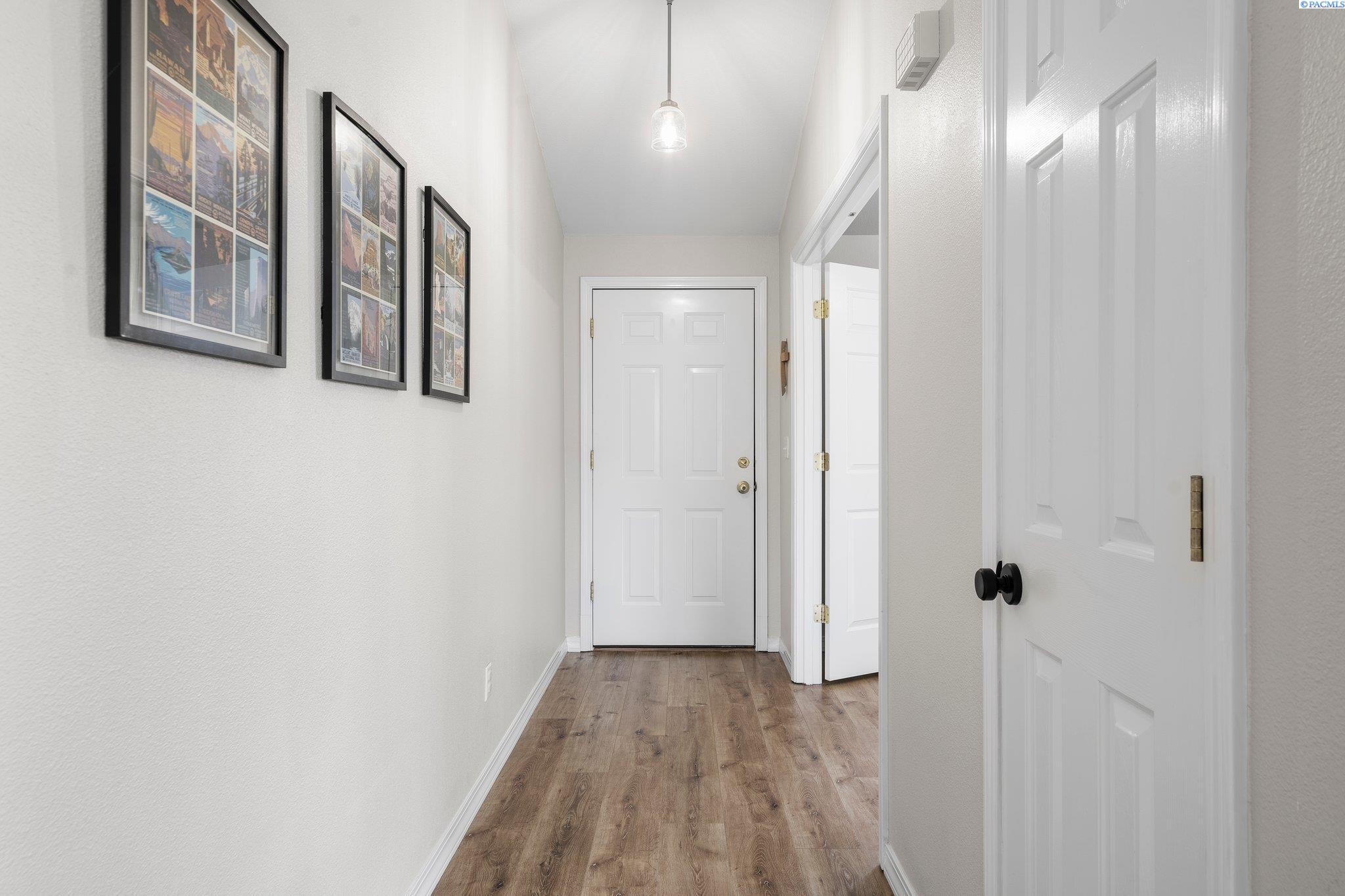 Property Photo: 1707 W 25th Place WA 99337