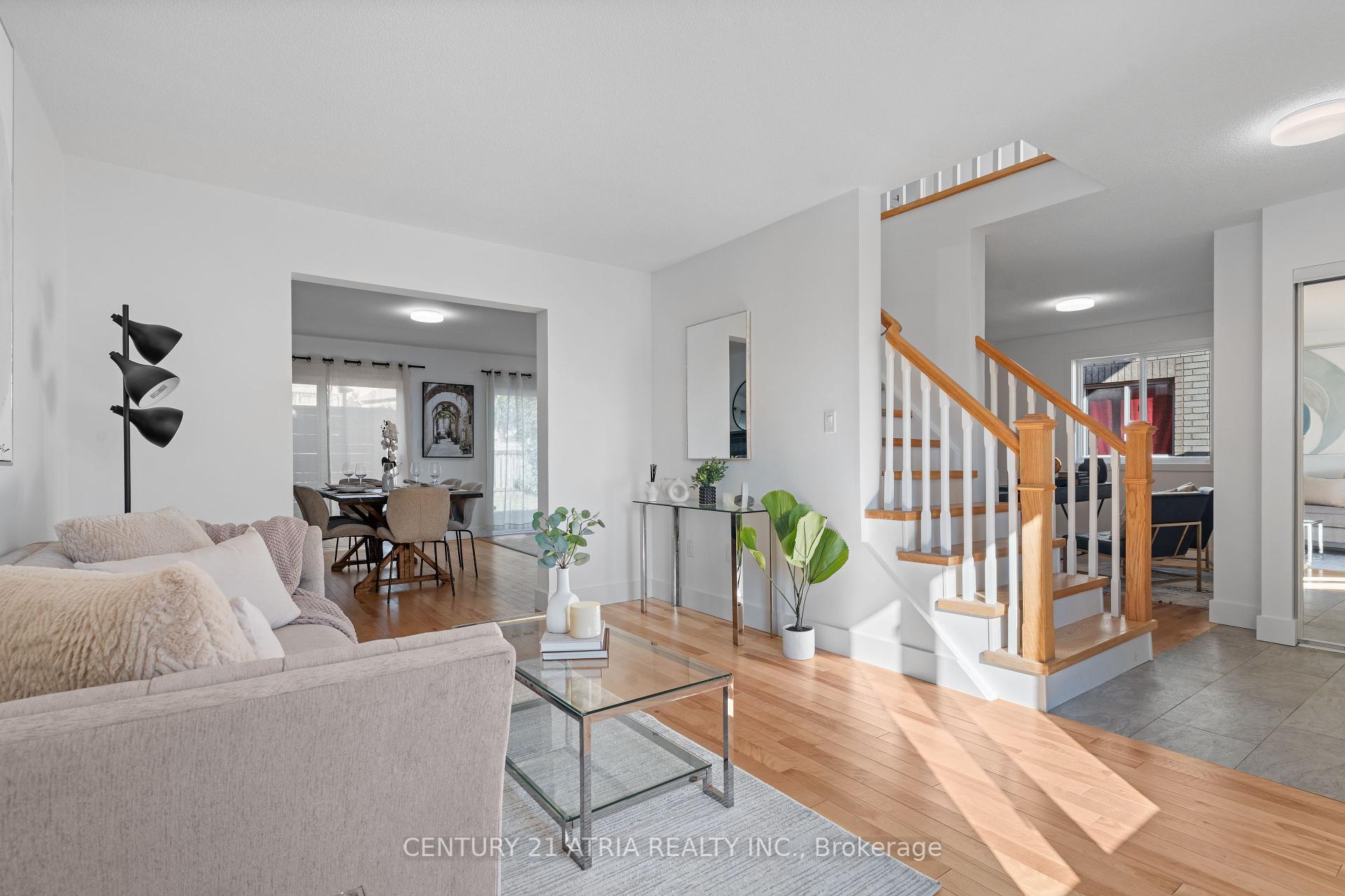 Photo de la propriété:  15 Dykstra Drive  ON L4N 0E2 