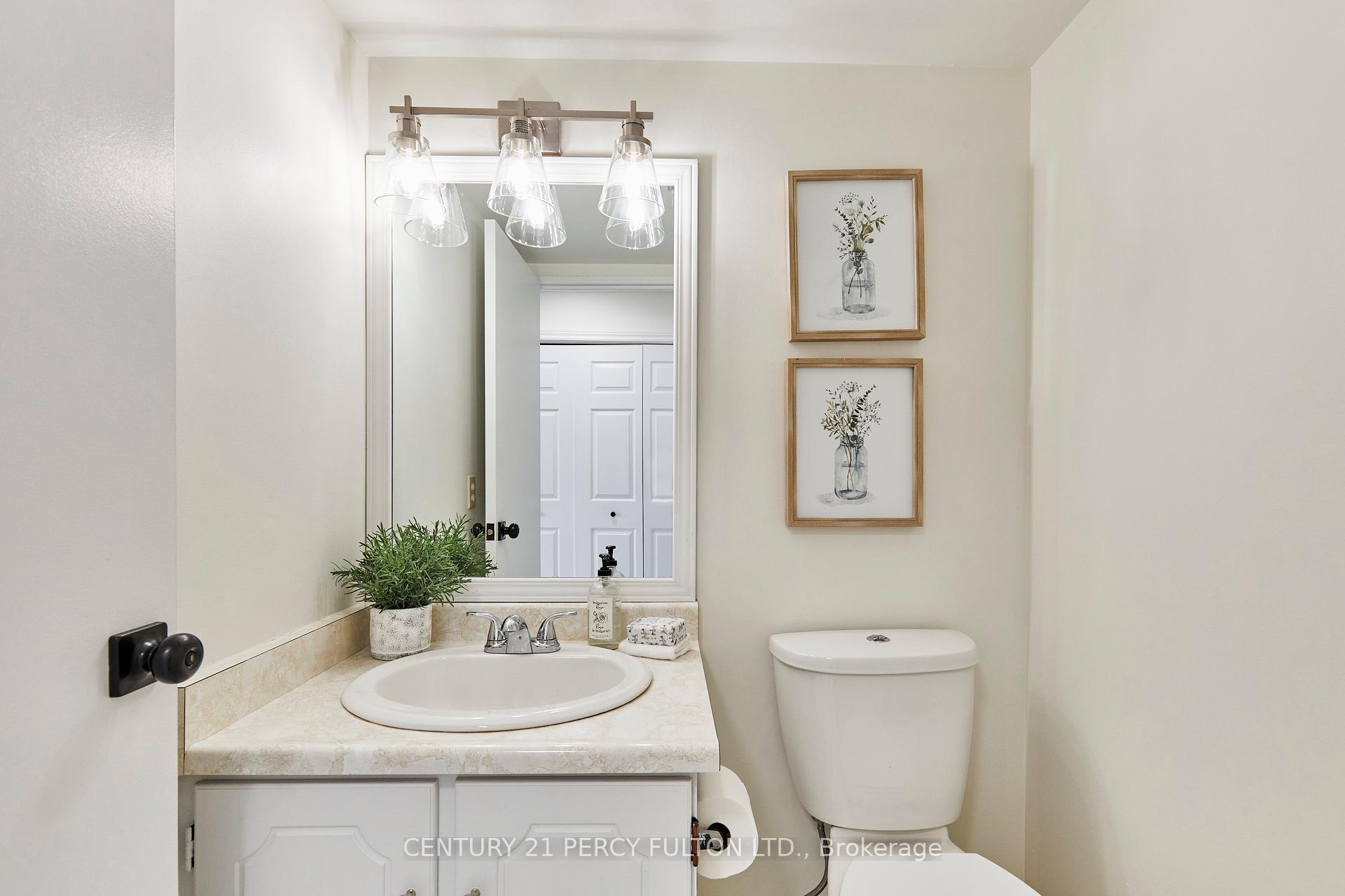 Photo de la propriété: 55 William Street E Ph12 ON L1G 7C9