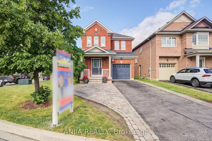 Property Photo:  10 Ida Jane Grove  ON L4A 0S3 