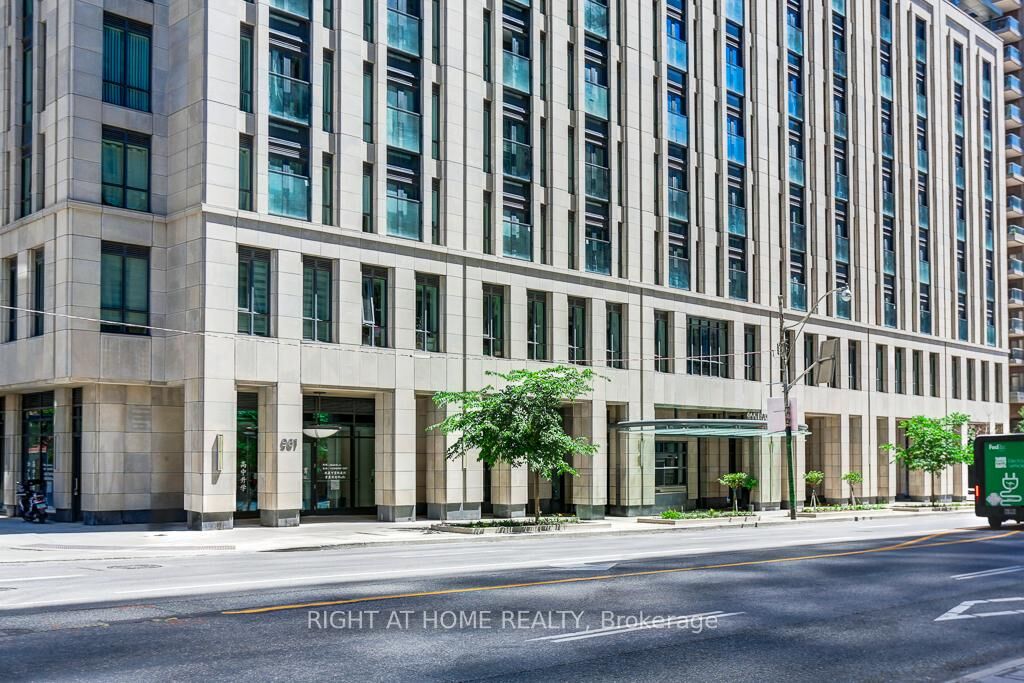 Property Photo:  955 Bay Street 210  ON M5S 0C6 