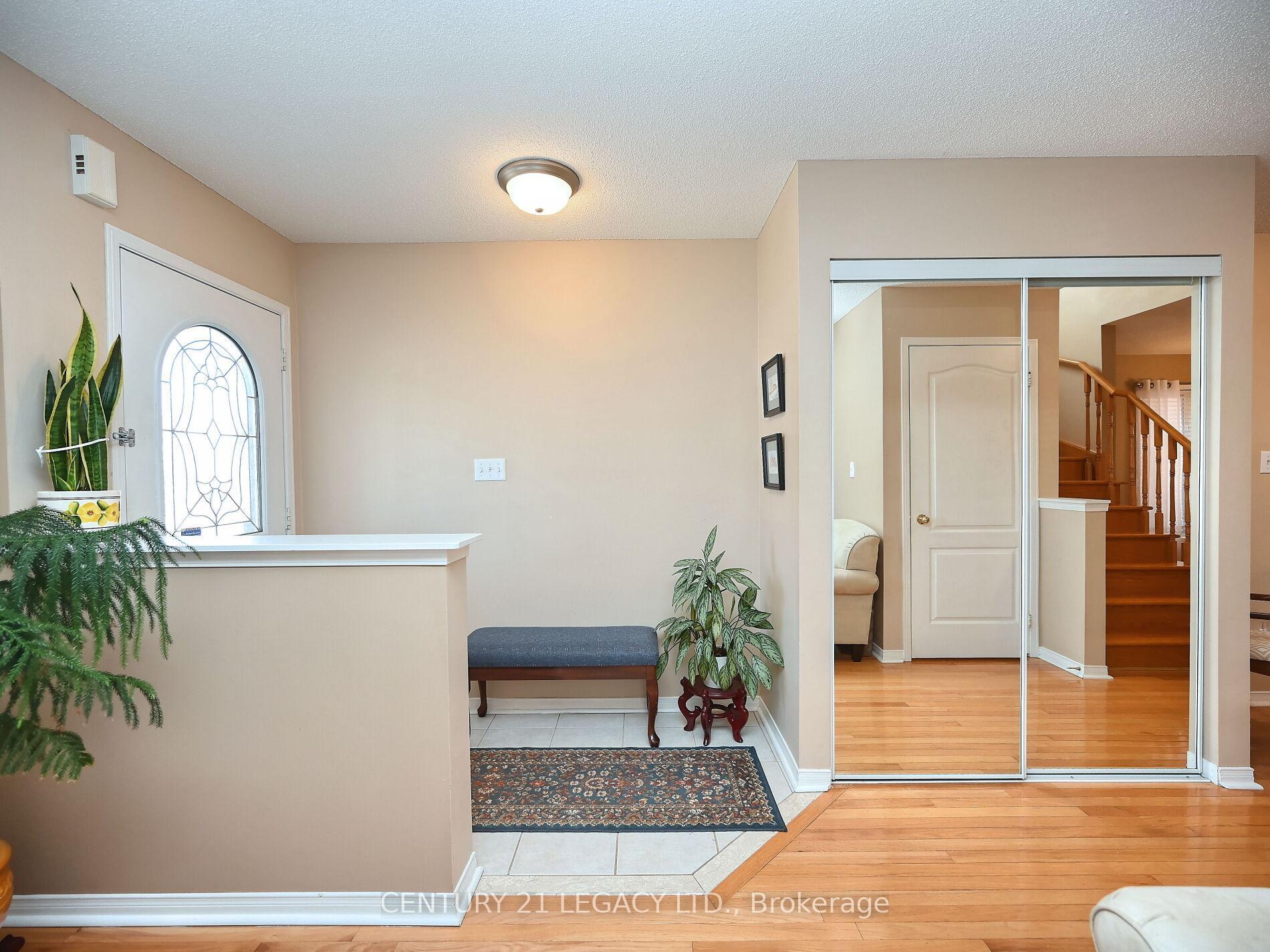 Property Photo: 32 Bluewater Crescent ON L7A 2H1