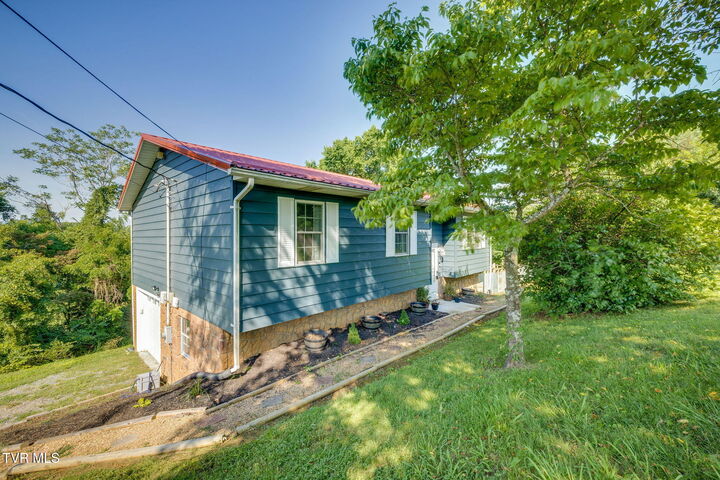 Property Photo: 250 Riggs Road TN 37694