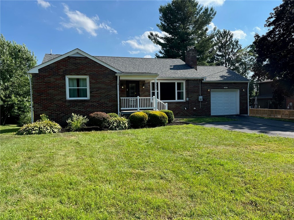 Property Photo: 332 E Maitland Lane PA 16105