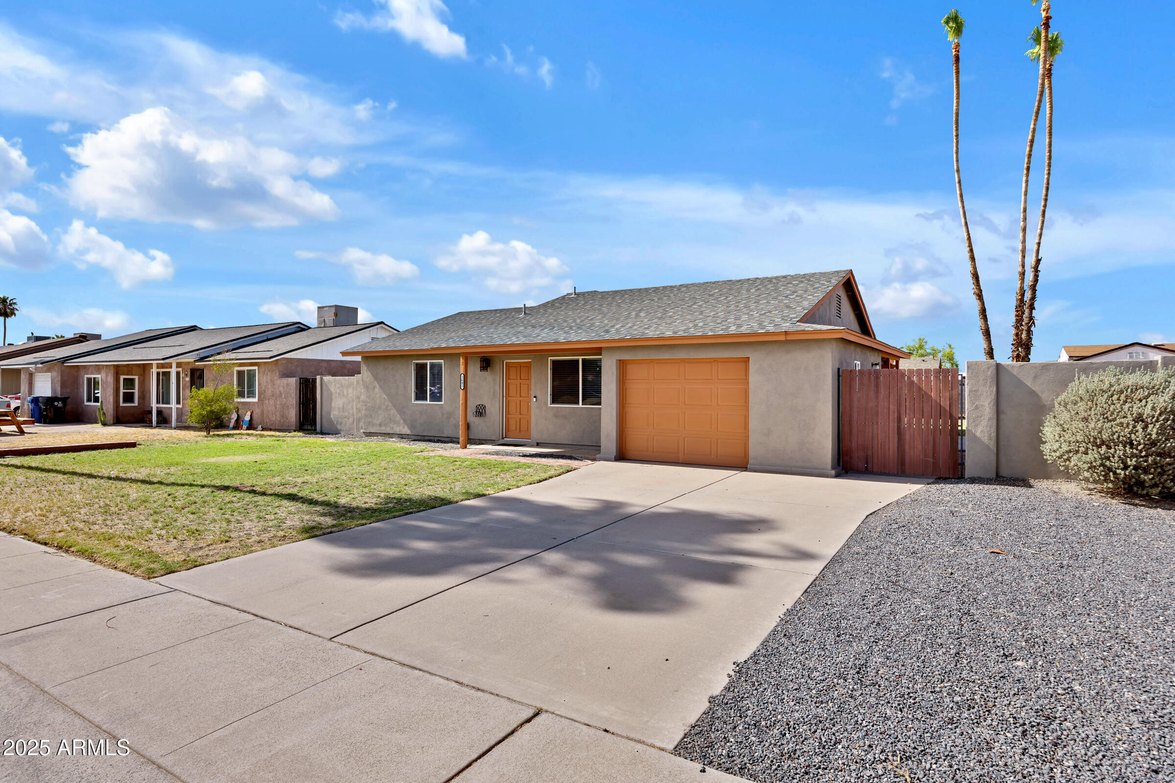 Property Photo: 2602 W Fremont Drive AZ 85282