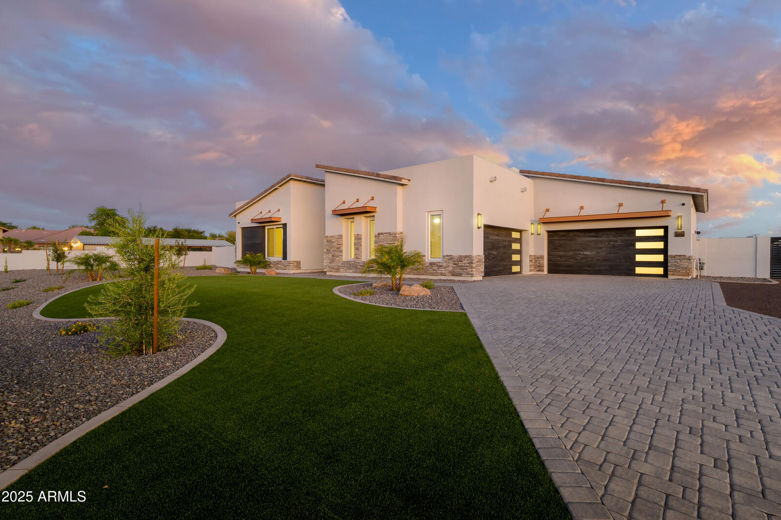 Property Photo: 18911 E Country Meadows Court AZ 85142