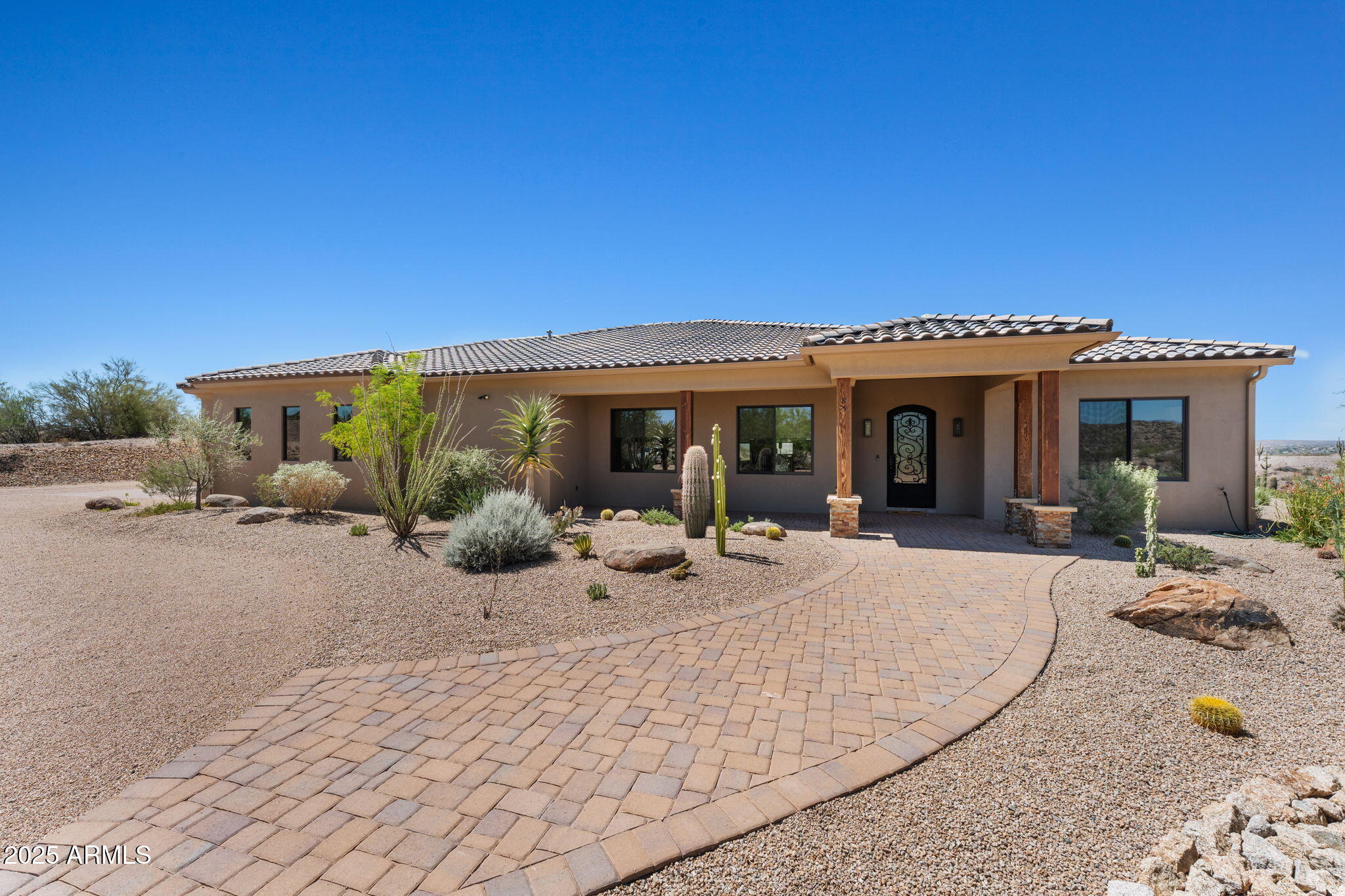 Property Photo: 85 E Mosey Way AZ 85390