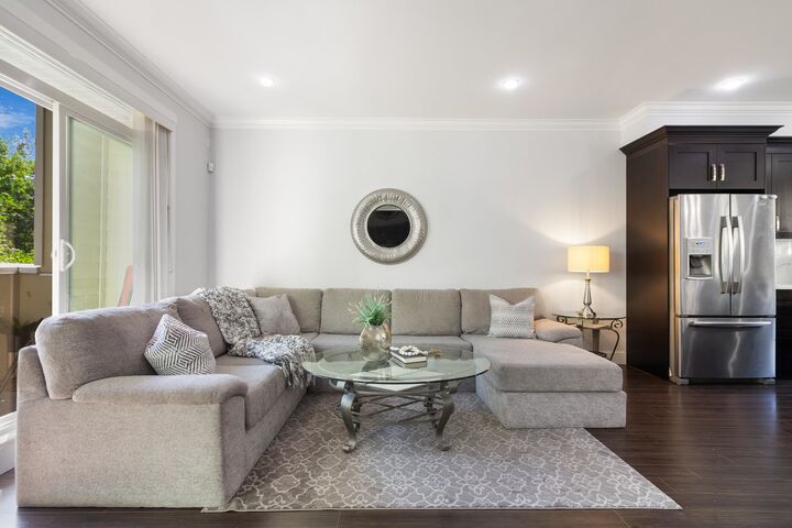 Property Photo: 14285 64 Avenue 10 BC V3W 1Z2