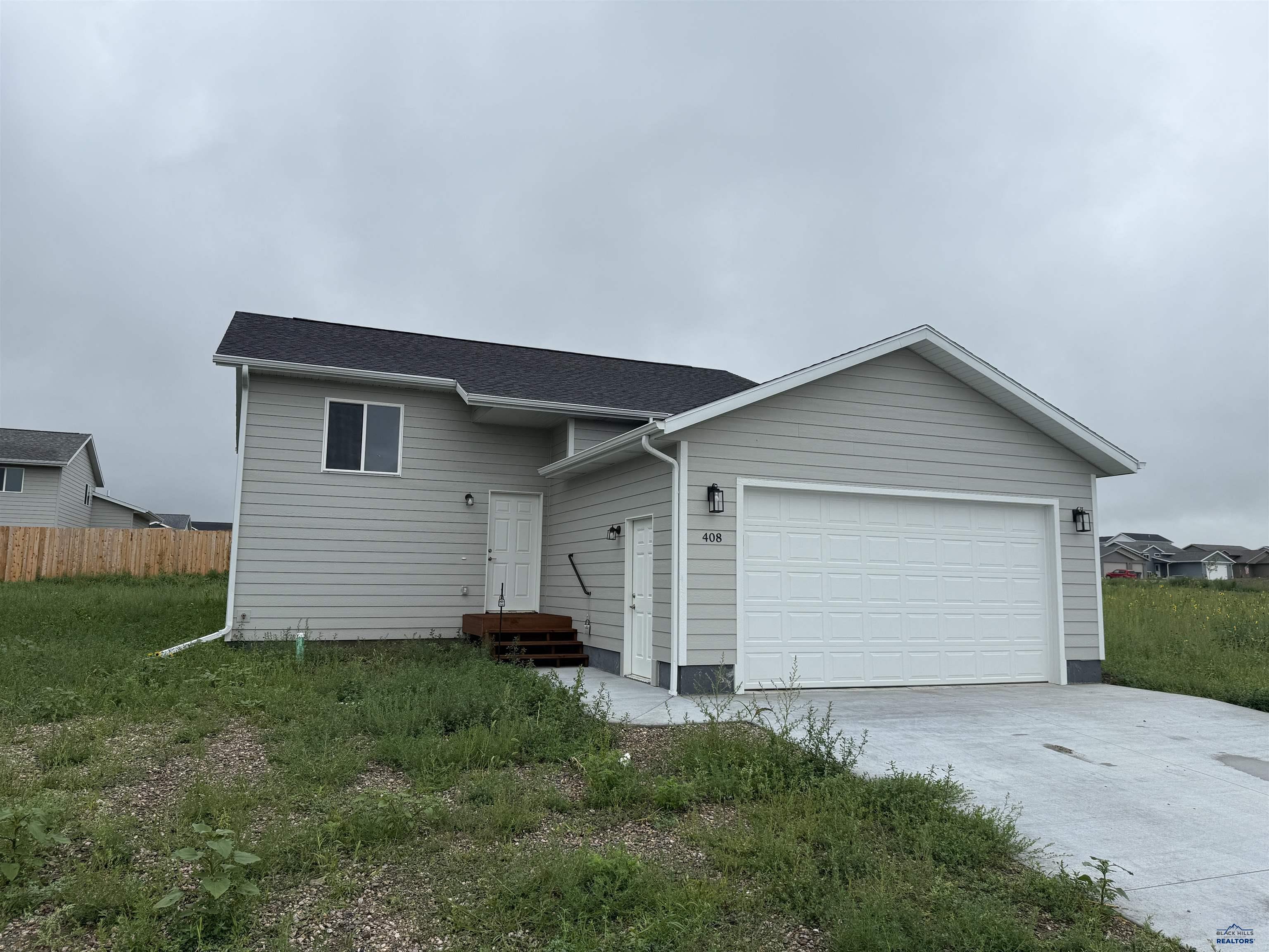 Property Photo: 408 Nighthawk Dr SD 57719