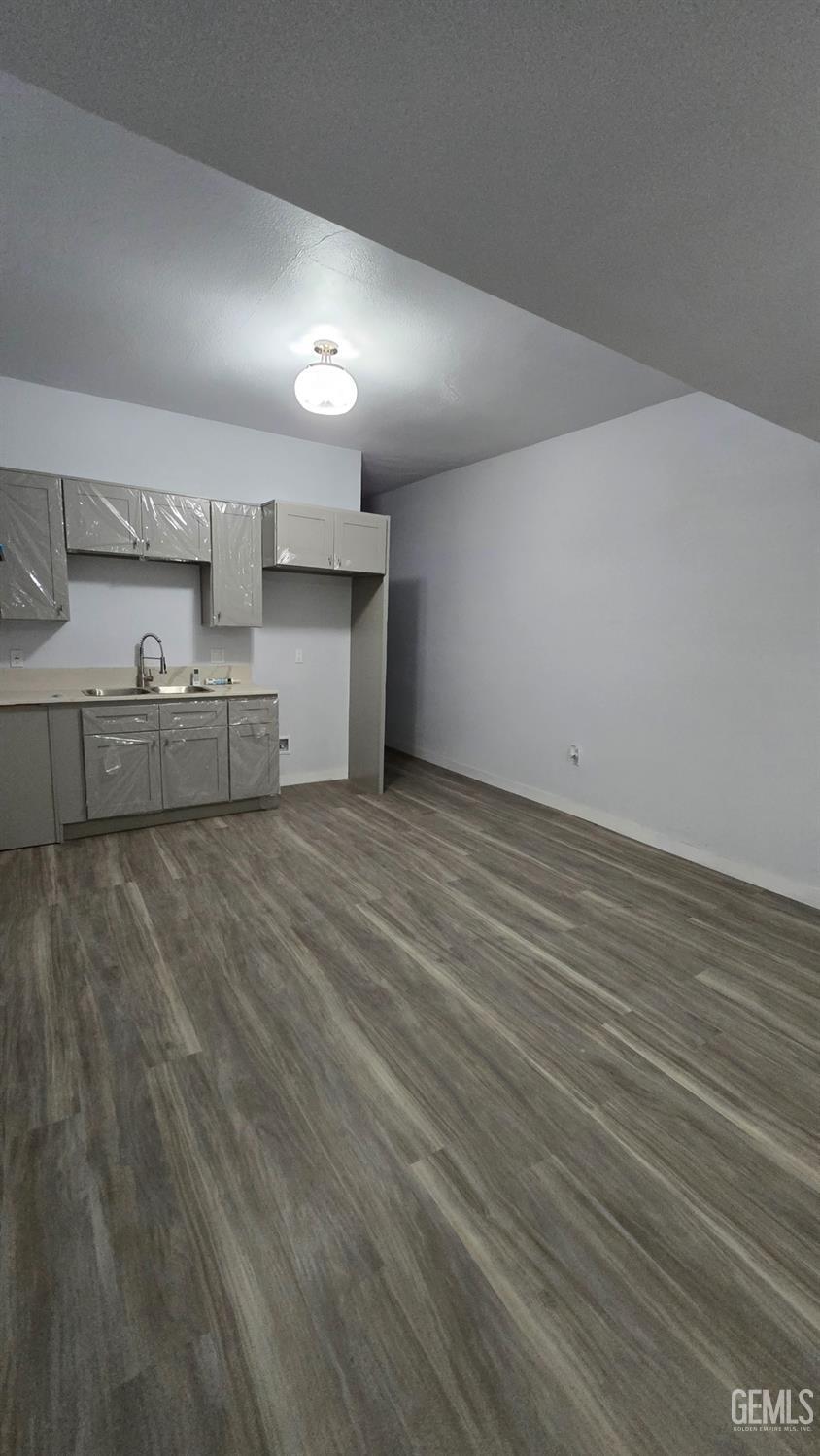 Property Photo: 1823 Cherry Street 1823 CA 93304