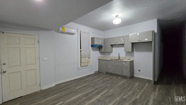 Property Photo: 1823 Cherry Street 1823 CA 93304