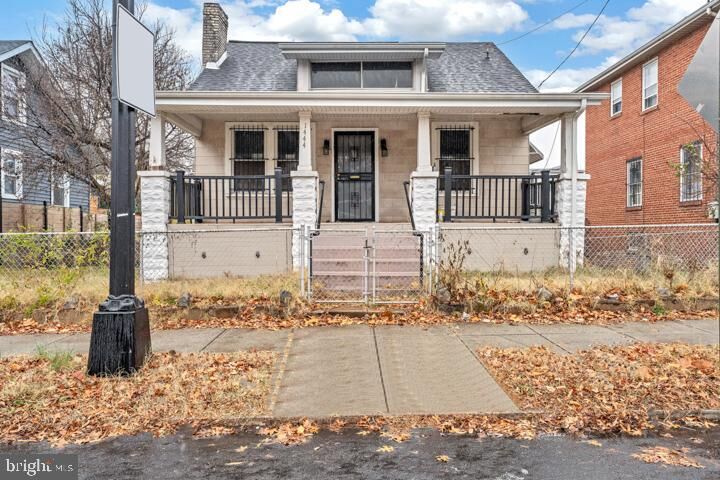 Property Photo:  1444 T Street SE  DC 20020 