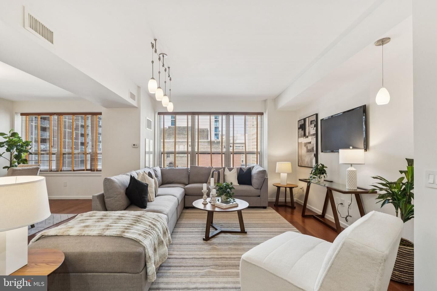 Property Photo: 1425 Locust Street 11E PA 19102