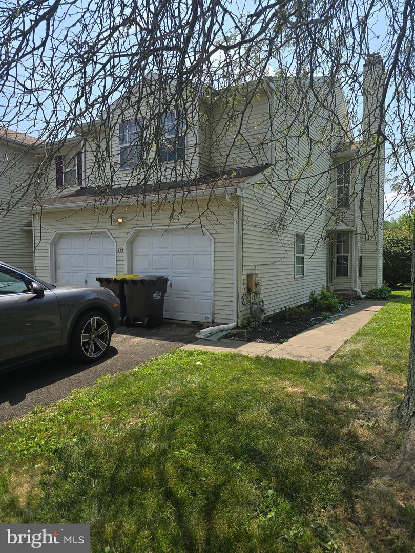 107 Jonathan Drive  North Wales PA 19454 photo